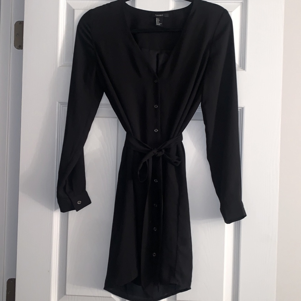 Long sleeve black dress with waist tie
